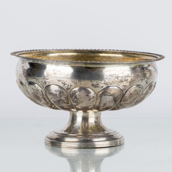 SKÅL PÅ FOT, silver, Ryssland 1832