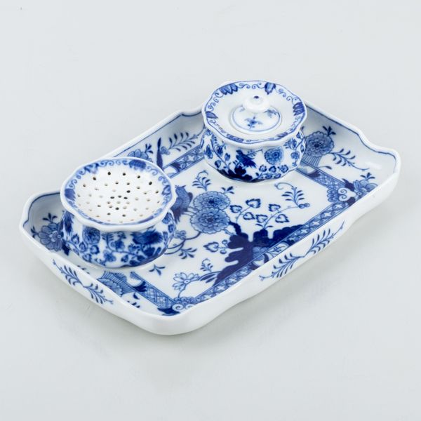 BLÄCKSTÄLL,  porslin, lökmönstret, Meissen, Tyskland